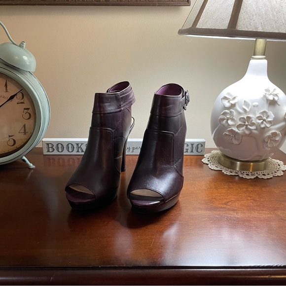 Nanette Lenore high heel open toe boot/shoes wine color like new size 8 - Picture 4 of 6